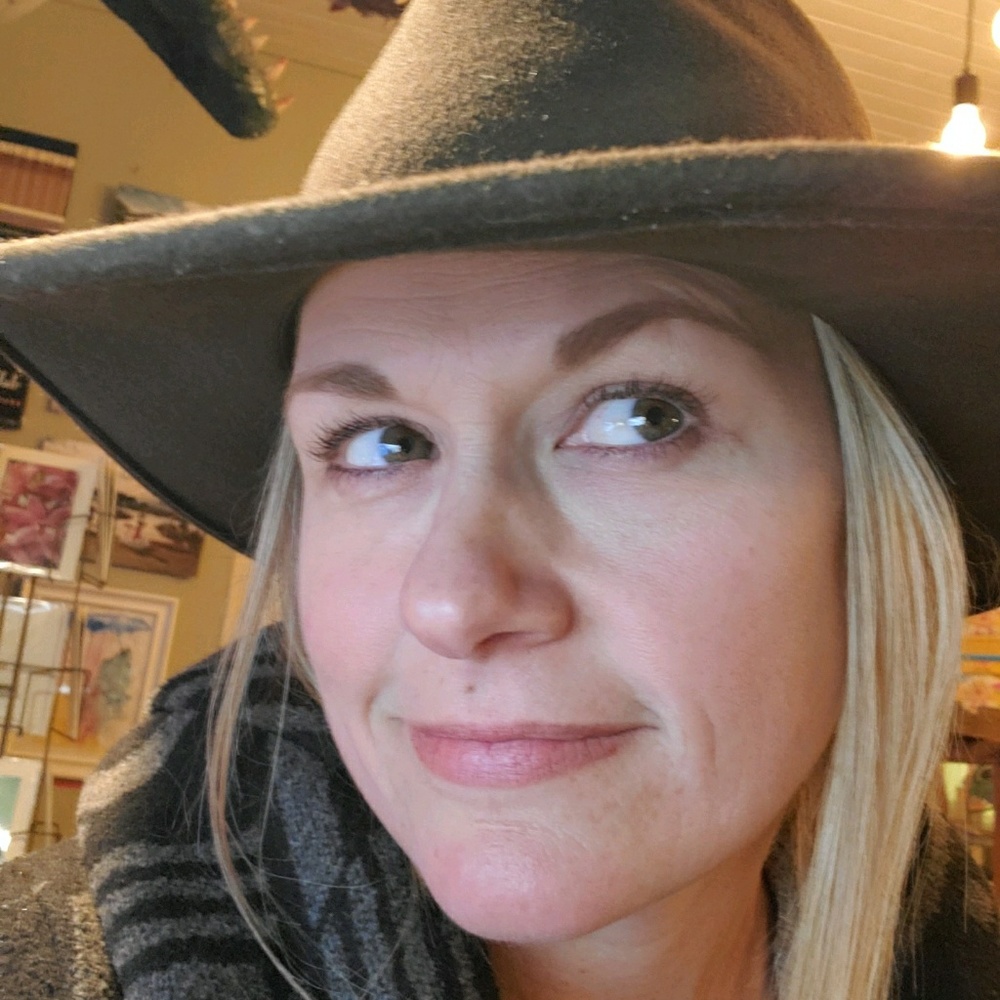 Meet your Posher, Kelly